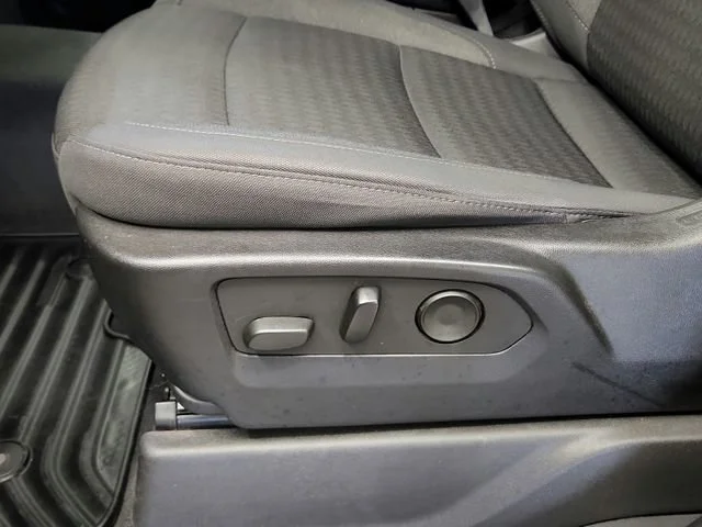 Used 2022 Black Chevrolet Custom image 27
