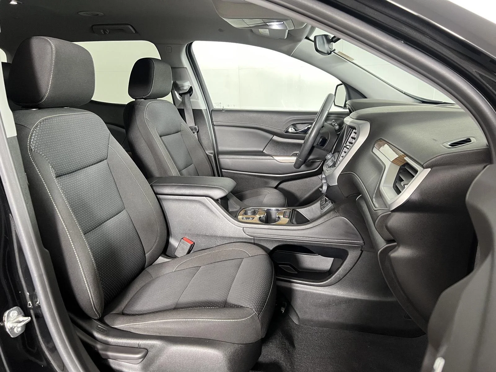 Used 2023 Ebony Twilight Metallic GMC SLE image 23