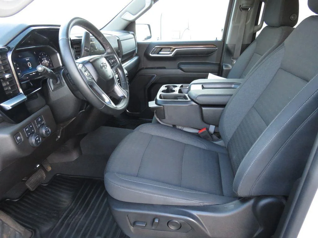 Used 2024 Summit White Chevrolet RST image 16