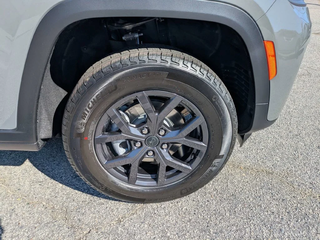 New 2027 Gray Jeep  image 11