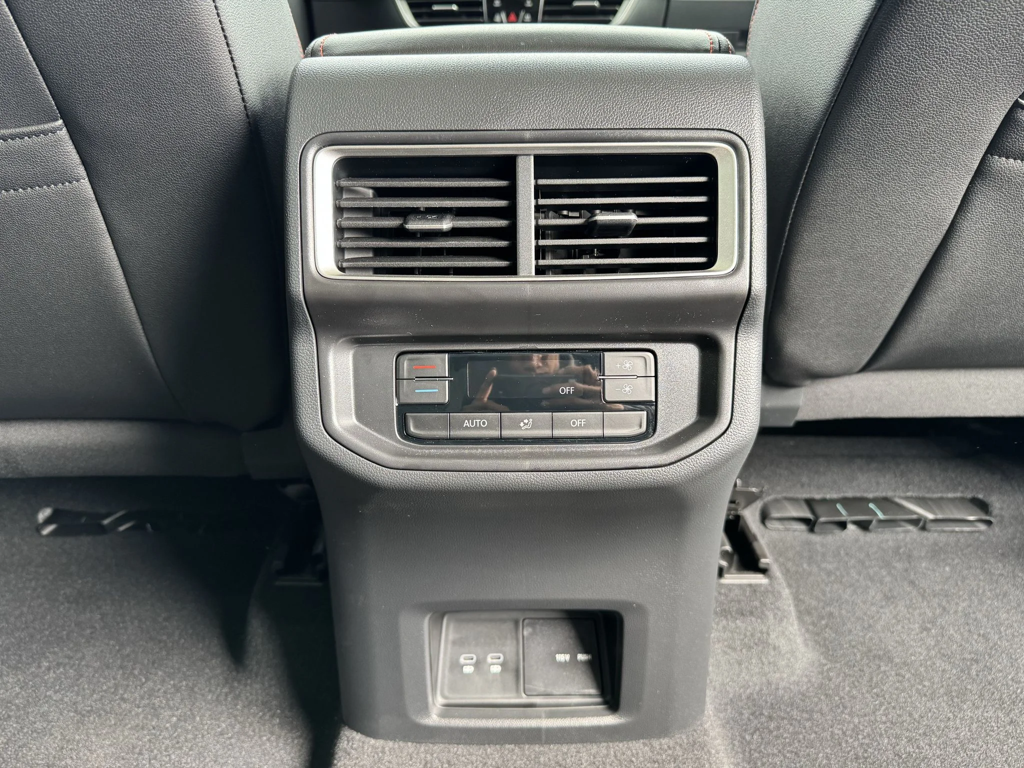 New 2026 Opal White Pearl Volkswagen 2.0T Peak Edition image 33