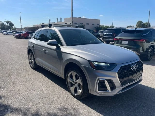 2022 Audi Q5 45 Premium Plus's photo