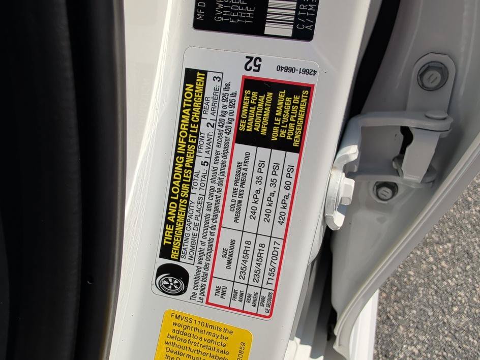 Used 2025 Ice Toyota SE image 31
