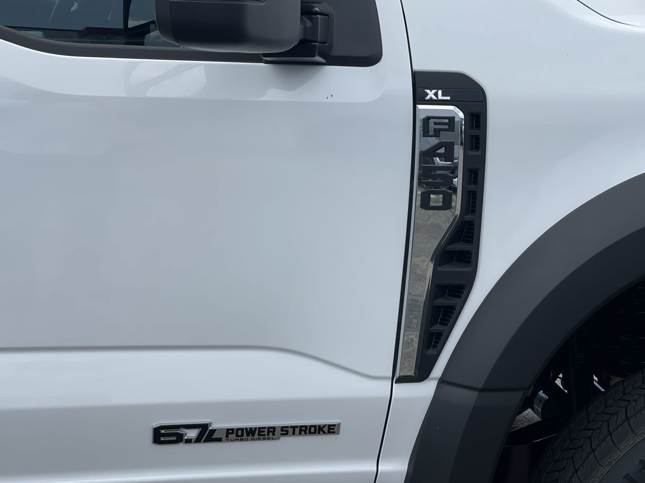 2025 Ford F-450 Super Duty Chassis Cab XL - Photo 8