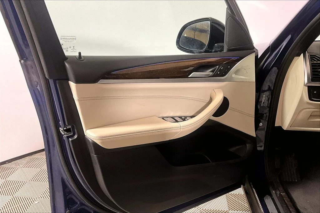 Used 2021 Phytonic Blue Metallic BMW sDrive30i image 18