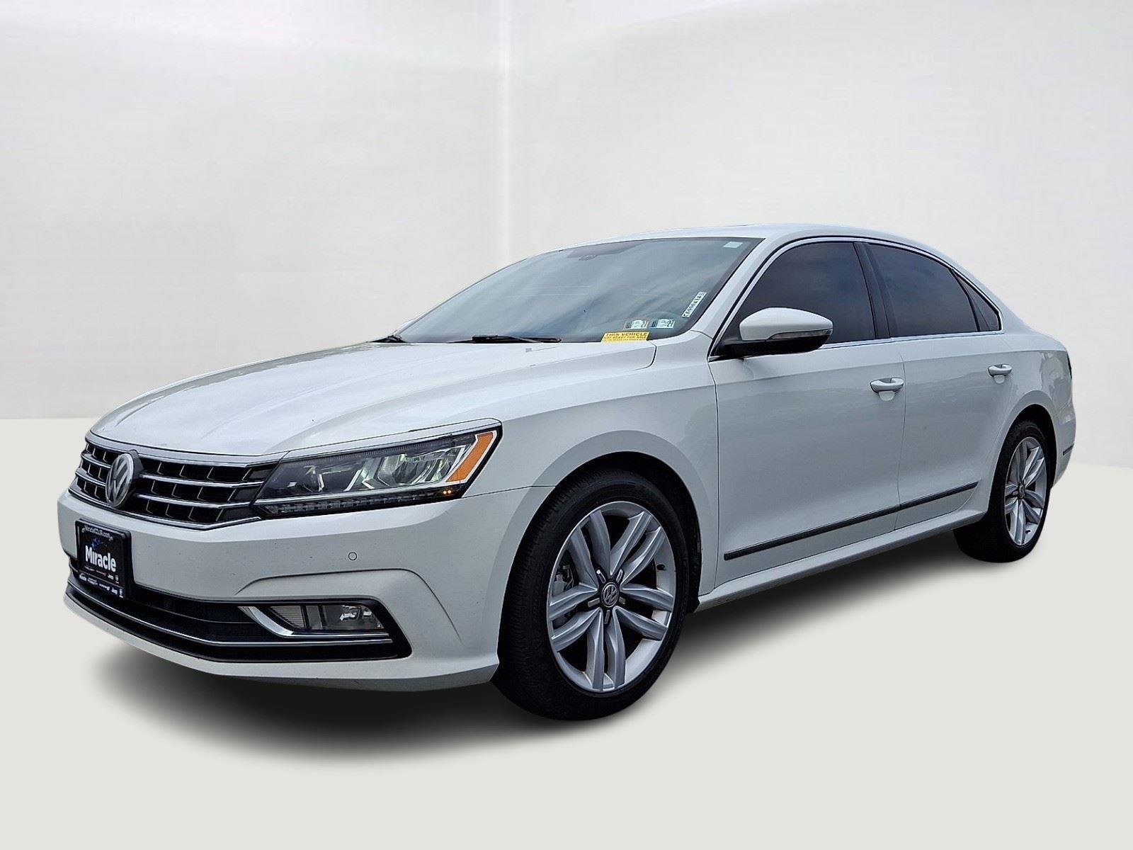 Used 2017 Pure White Volkswagen 1.8T SE w/Technology image 3