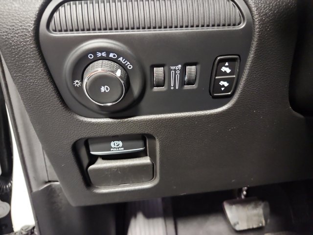 Used 2024 White Jeep Series III image 20