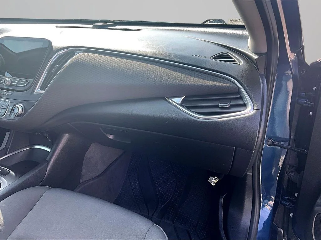 Used 2020 Blue Chevrolet LT image 18