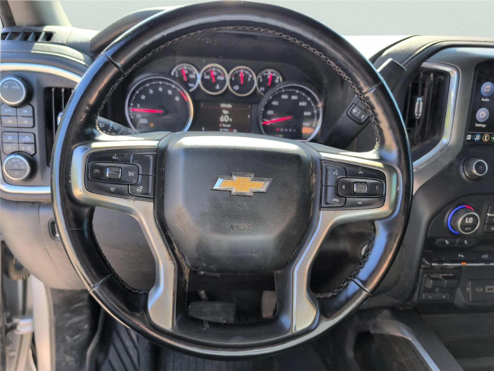 Used 2023 Silver Ice Metallic Chevrolet LT image 20