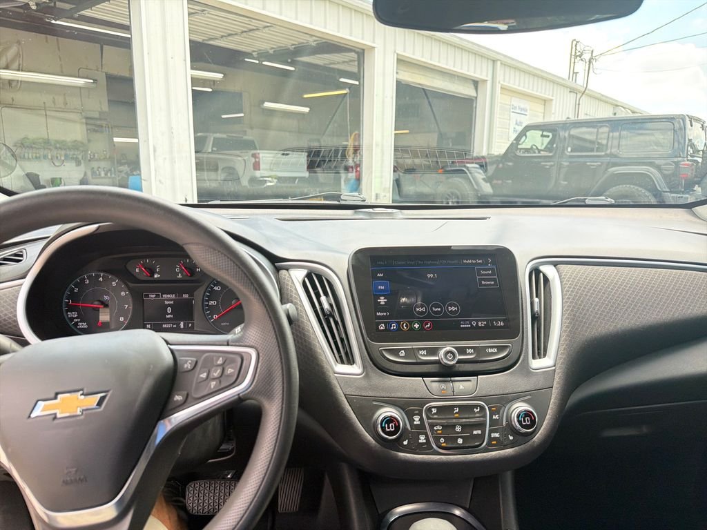 Used 2023 Gray Chevrolet LT image 21