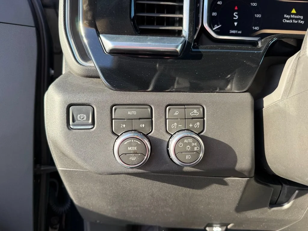 New 2026 Onyx Black GMC Elevation image 29