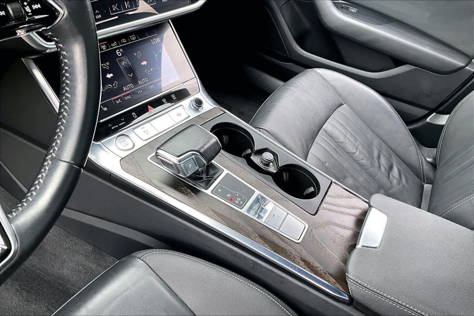 Used 2019 Ibis White Audi Premium image 15