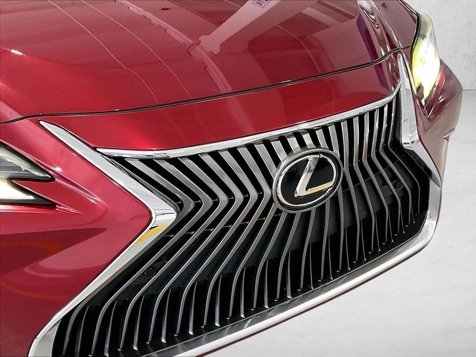 Used 2020 Matador Red Mica Lexus ES 350 image 30