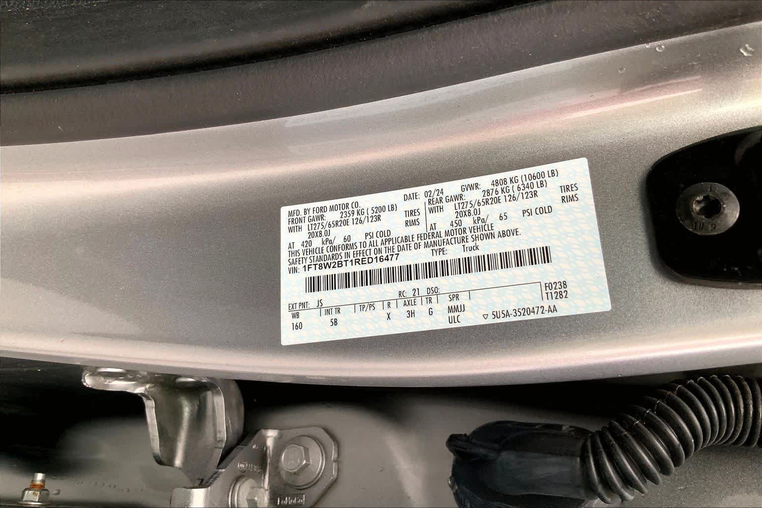 Used 2024 Iconic Silver Metallic Ford LARIAT image 29