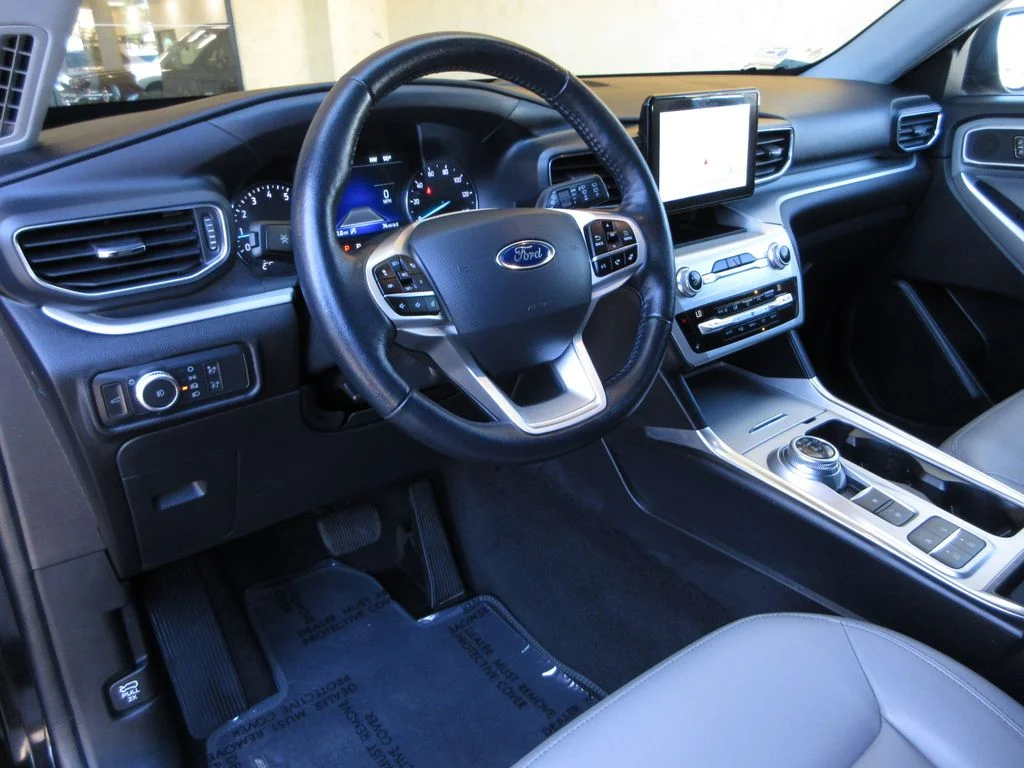 Used 2021 Agate Black Metallic Ford XLT image 13
