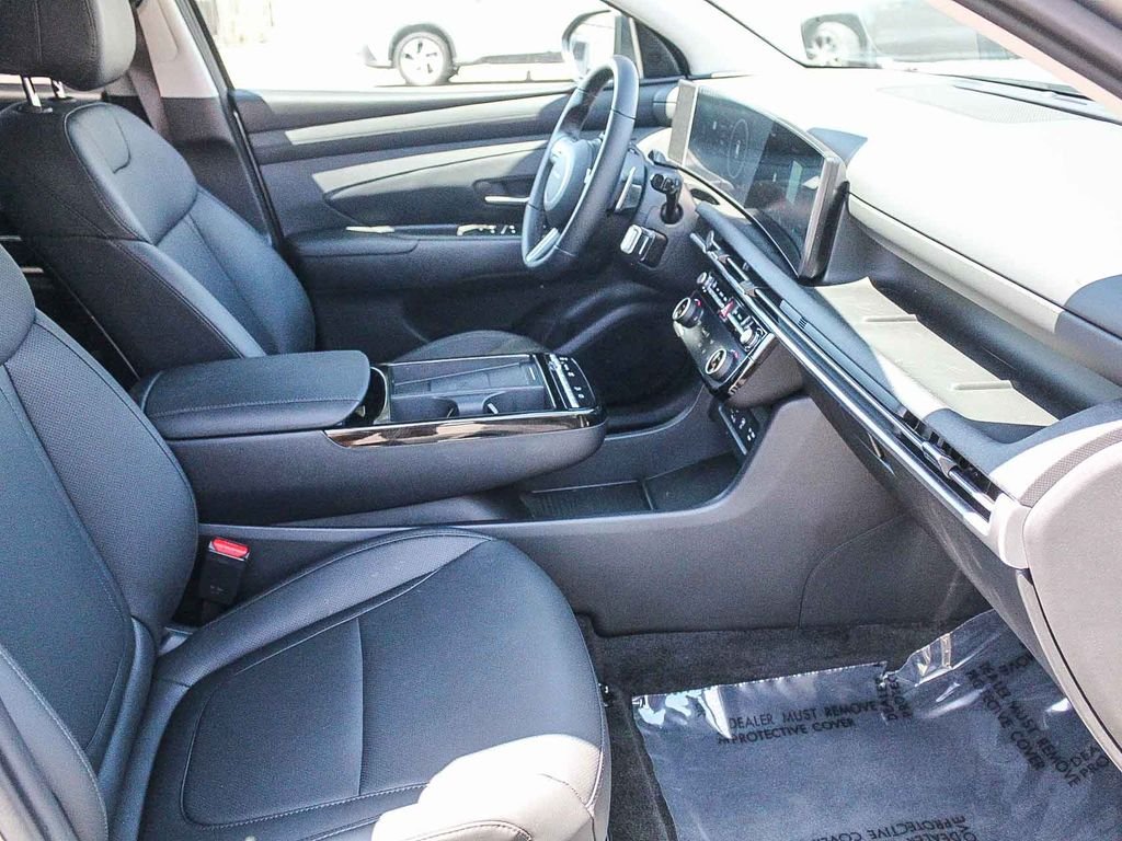 Used 2025 Silver Hyundai SEL Convenience image 18