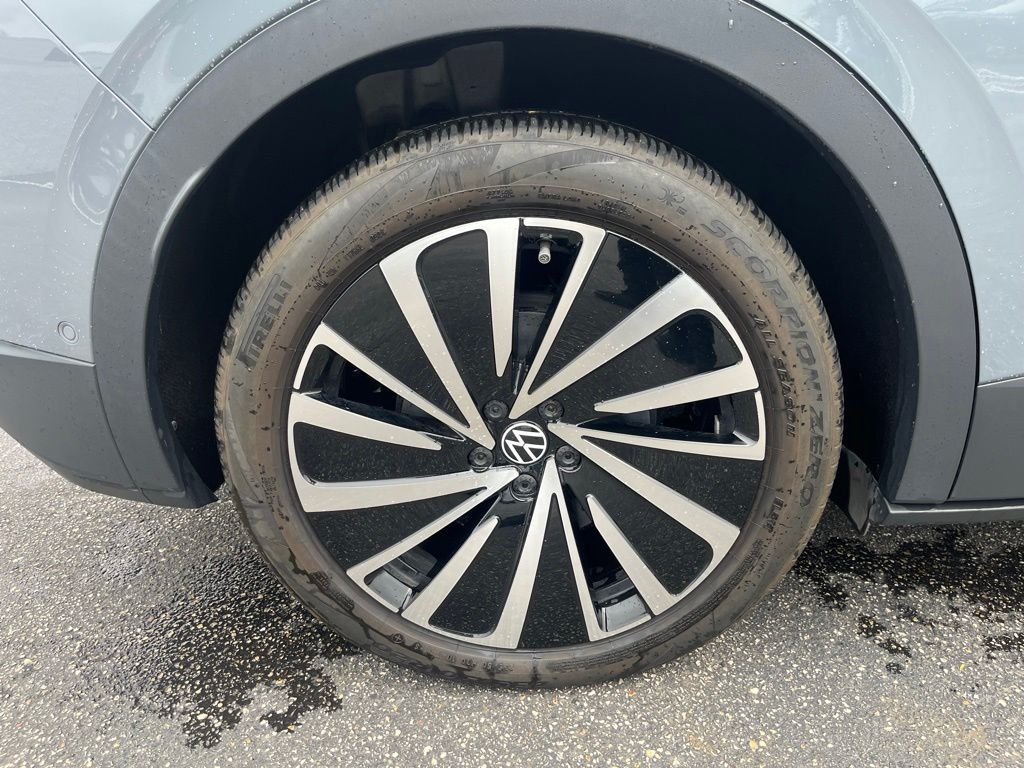 Used 2024 Gray Volkswagen S image 30