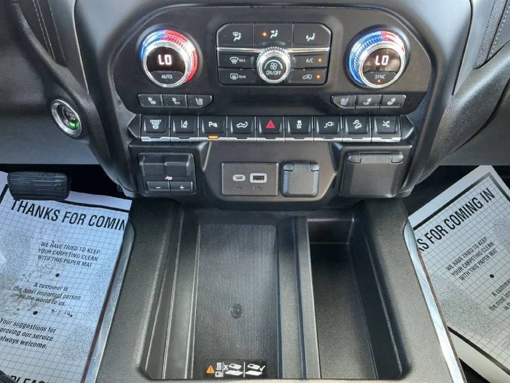 Used 2021 WHITE FROST TRICOAT GMC Denali image 23