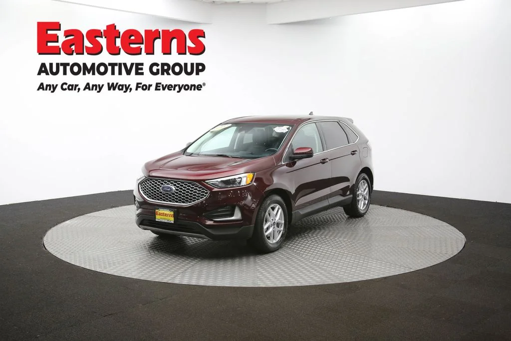 Used 2024 Red Ford SEL image 54
