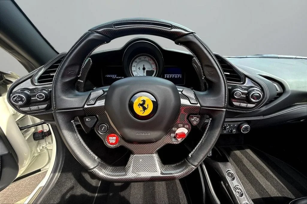 Used 2018 Bianco Avus Ferrari  image 9
