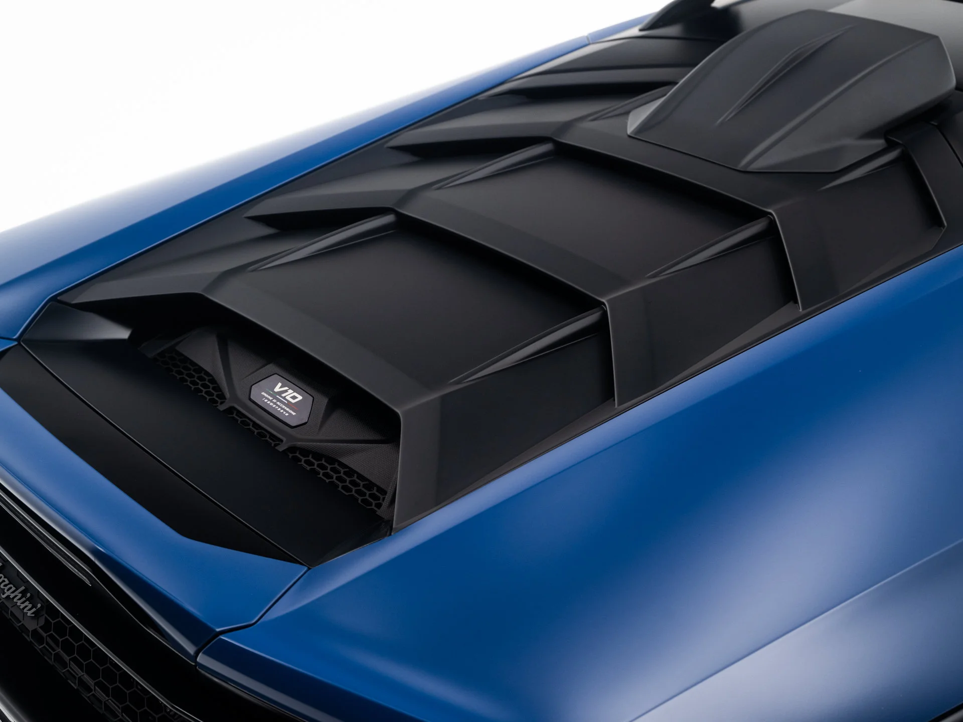 Used 2023 Blu Grifo Matte Lamborghini  image 22
