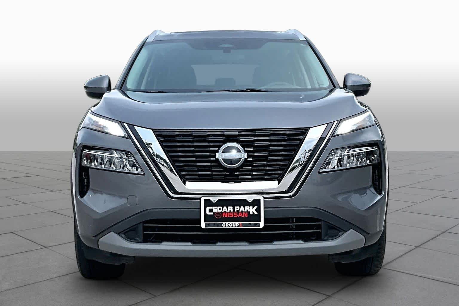 Used 2022 Gun Metallic Nissan SV image 4