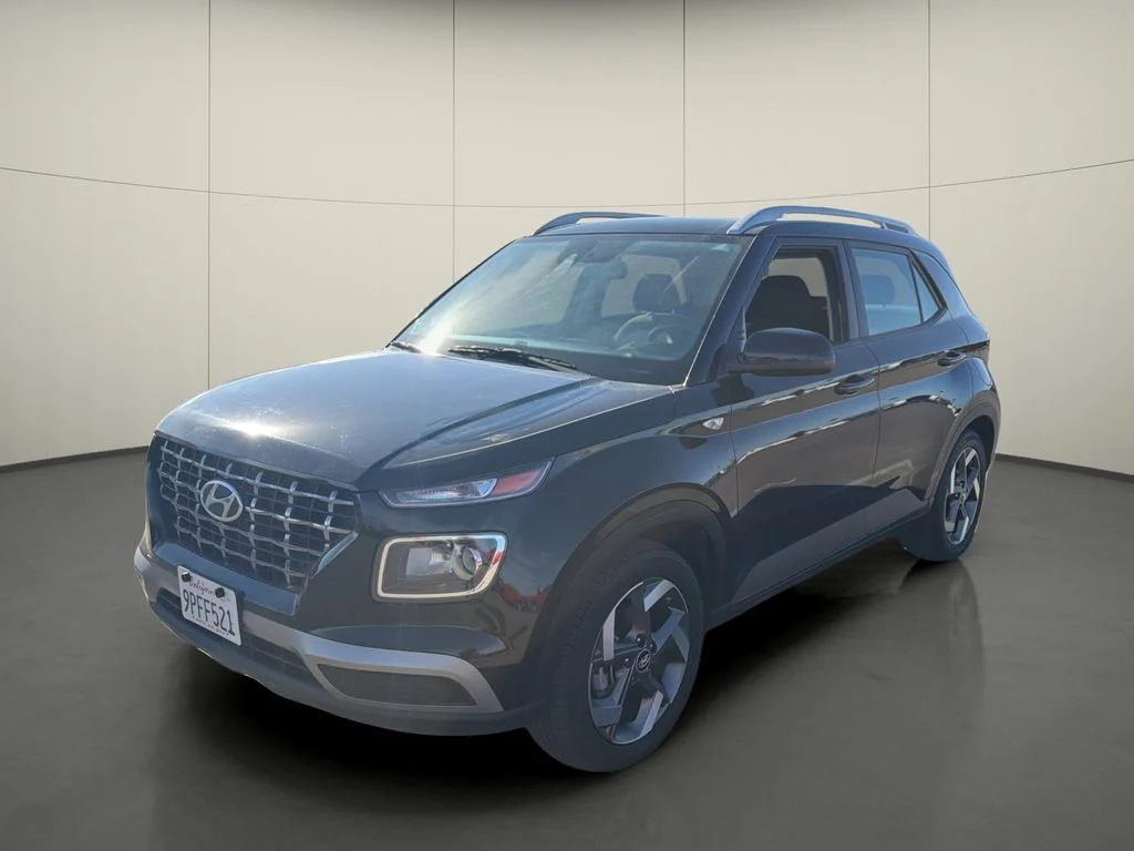 Used 2025 Black Hyundai SEL image 3