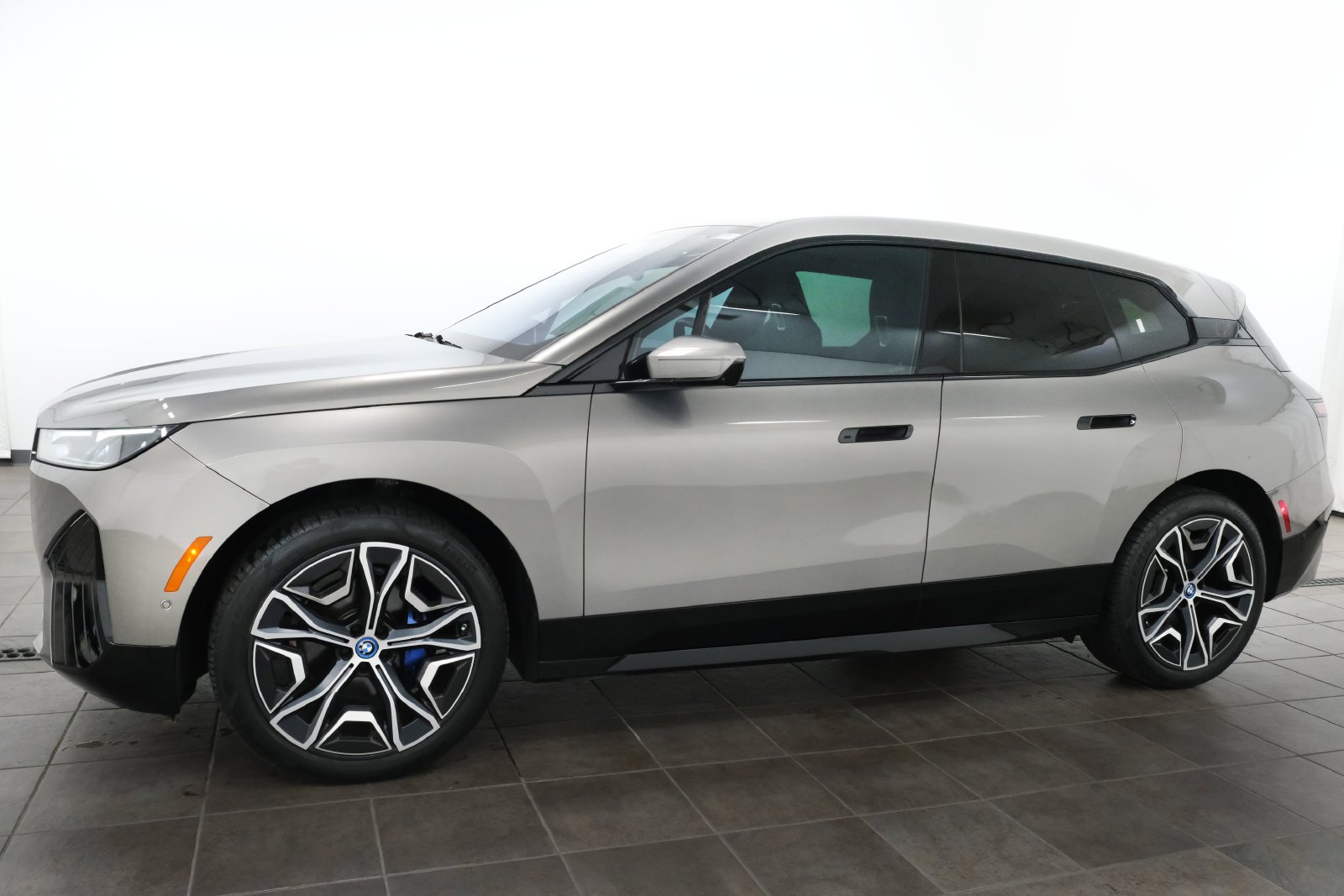 Certified 2024 BMW iX Base with VIN WB523CF09RCN27034 for sale in Elmhurst, IL