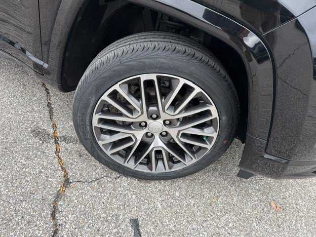 Certified Used 2022 Diamond Black Jeep Limited image 36