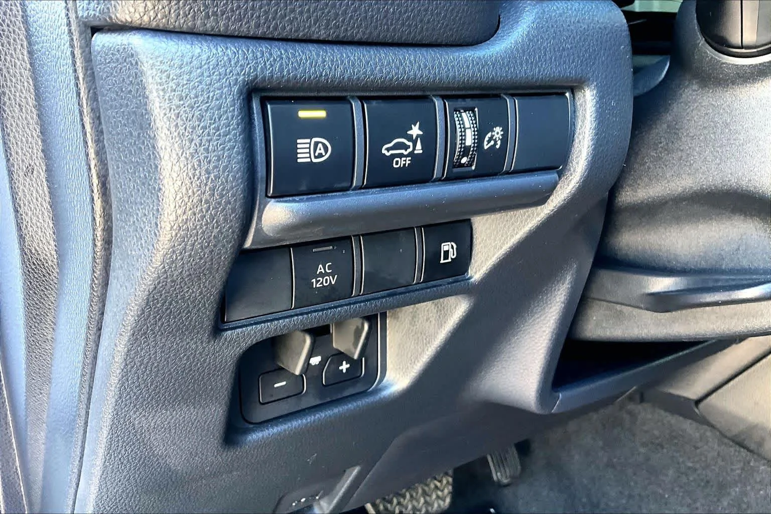 Certified Used 2025 Ice Cap Toyota 1958 image 32