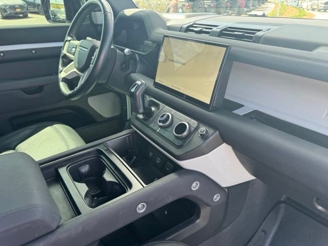 Used 2023 White Land Rover S image 26