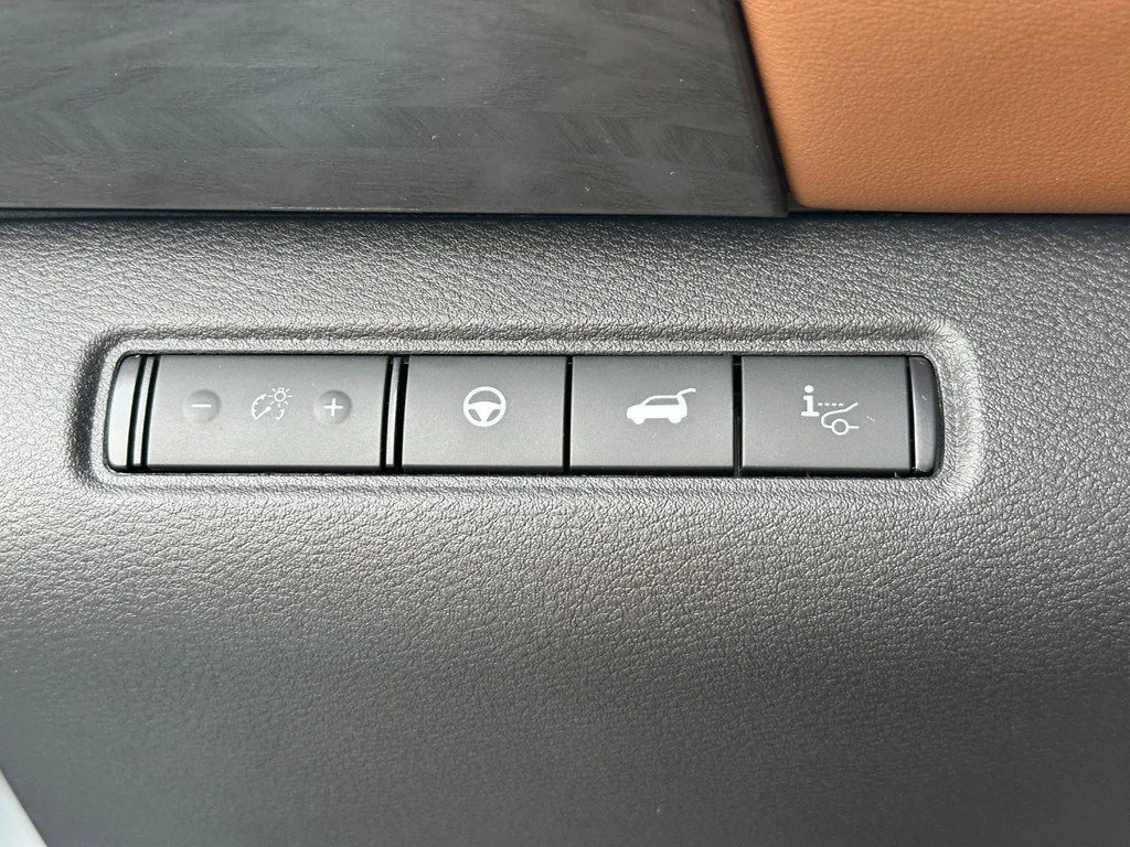 New 2026 Boulder Gray Pearl / Super Black Two-tone Nissan Platinum image 19