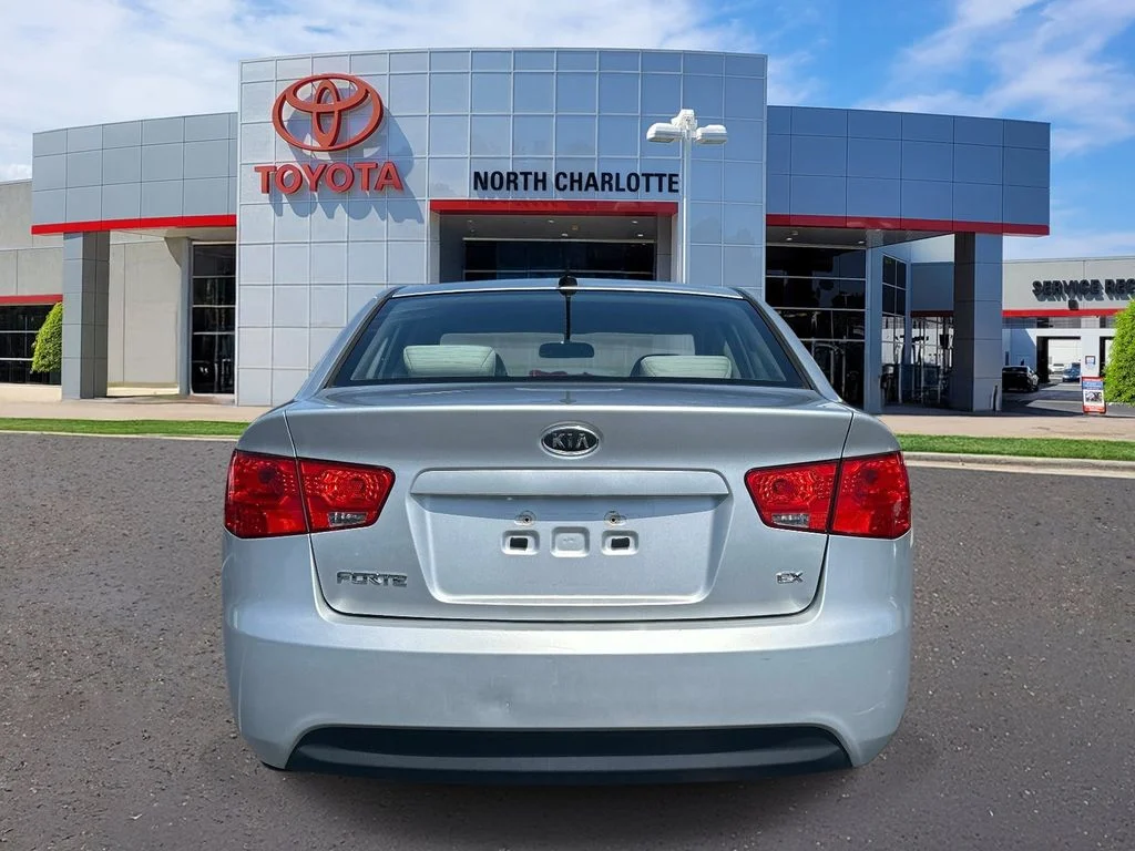 Used 2011 Silver Kia EX image 5