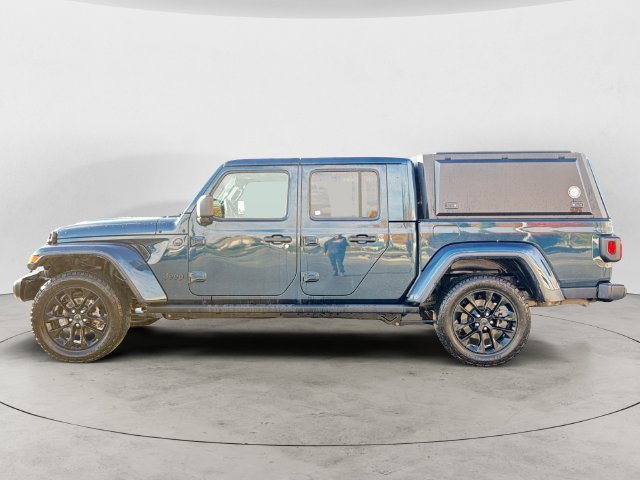 Used 2025 Blue Jeep Nighthawk image 8