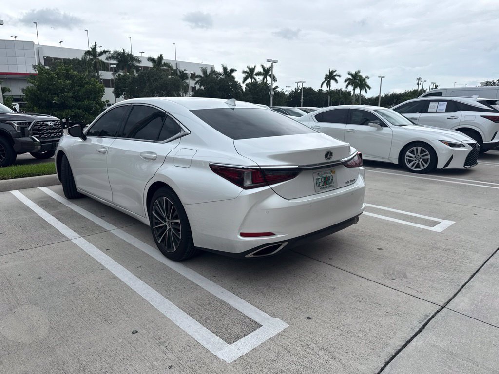 Used 2025 White Pearl Lexus ES 350 image 8