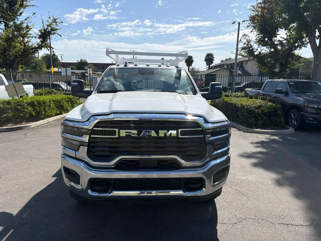 2025 RAM 3500 Chassis Tradesman - Photo 8