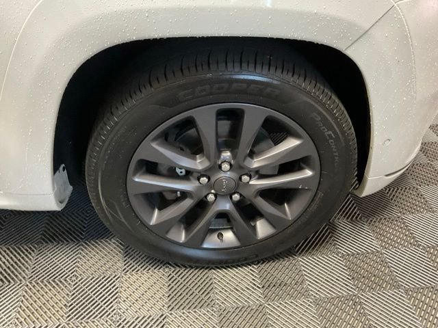 Used 2019 Bright White Clearcoat Jeep High Altitude image 36
