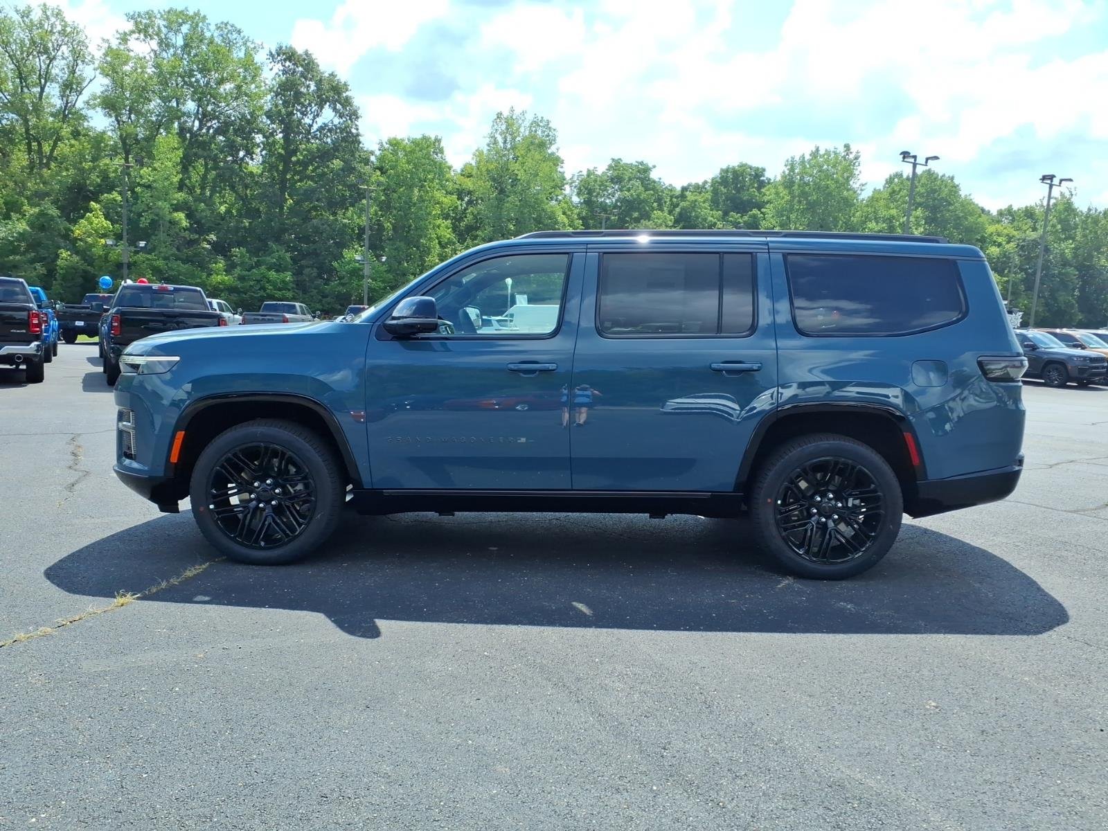 New 2026 Steel Blue Exterior Paint Jeep Limited Reserve 4x4 image 4