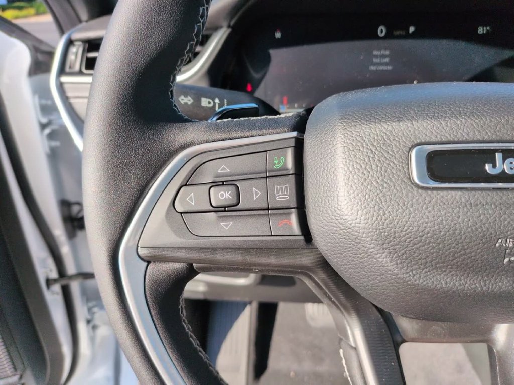 New 2027 Bright White Clear-Coat Paint Jeep Laredo image 22