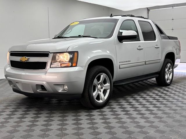 Used 2012 Silver Ice Metallic Chevrolet LT image 2