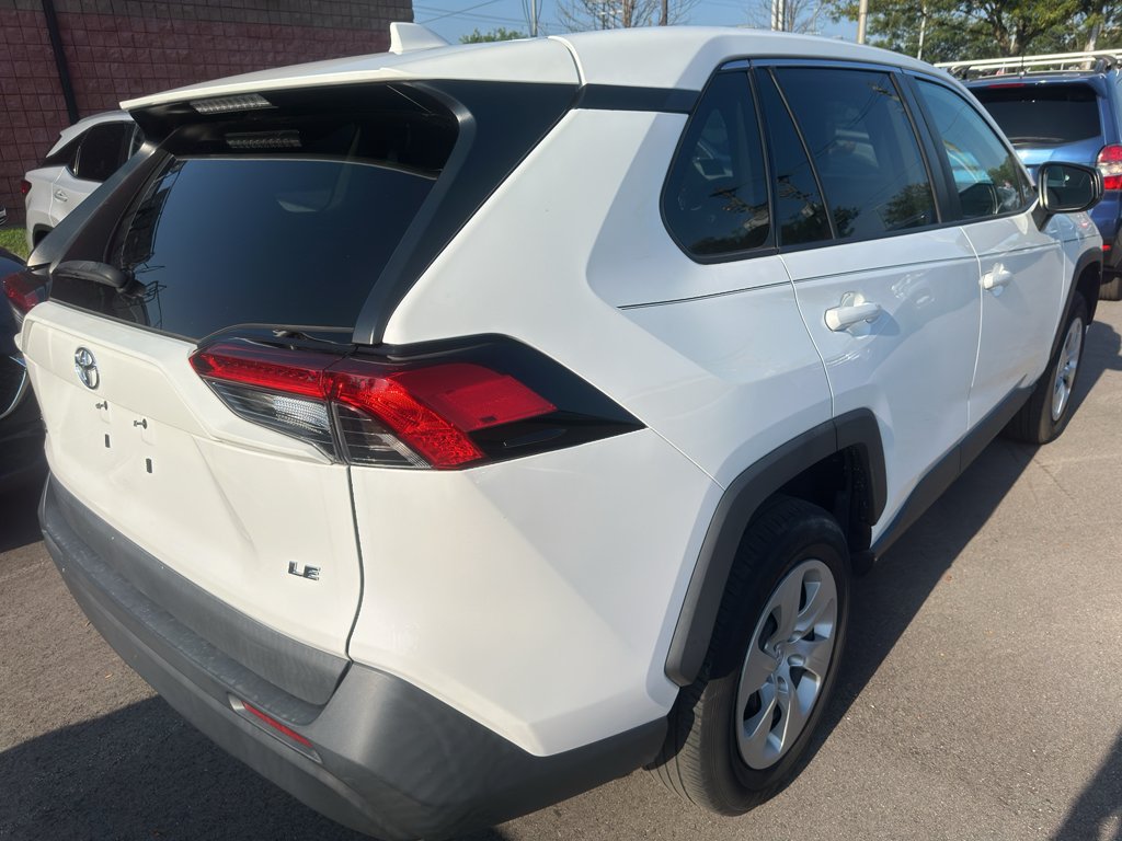Used 2022 White Toyota LE image 3