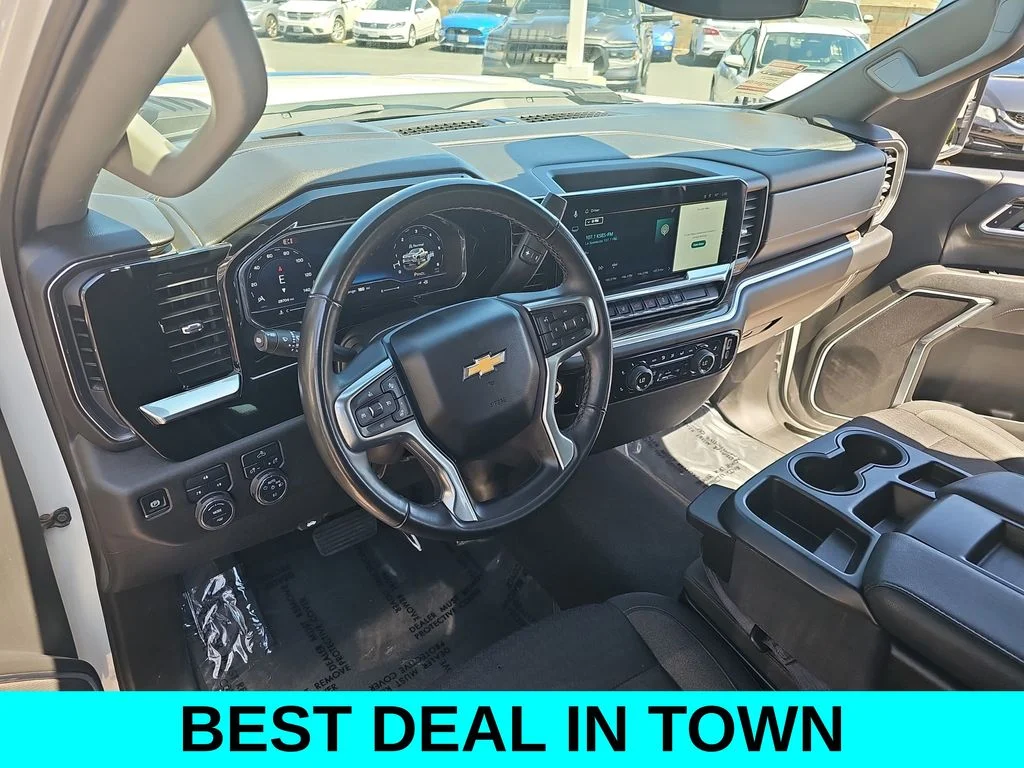 Used 2025 White Chevrolet LT image 23