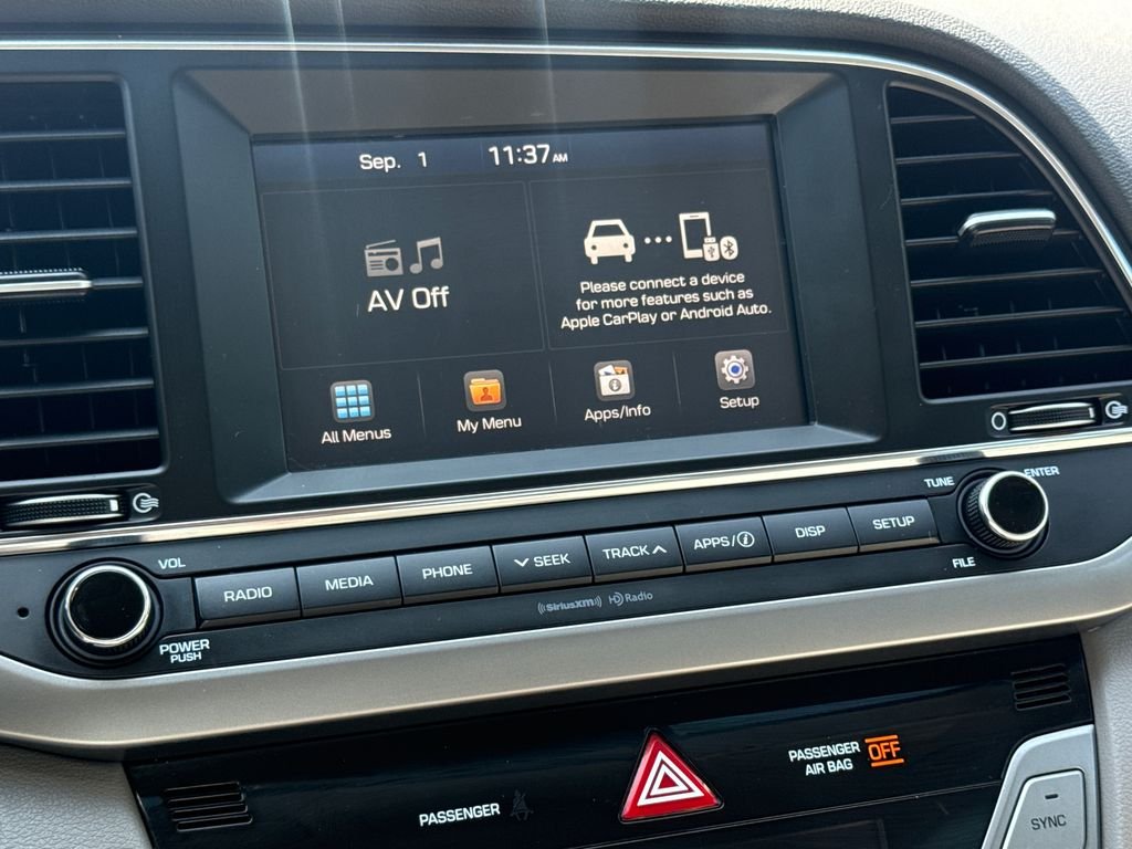 Used 2017 Silver Hyundai SE image 21