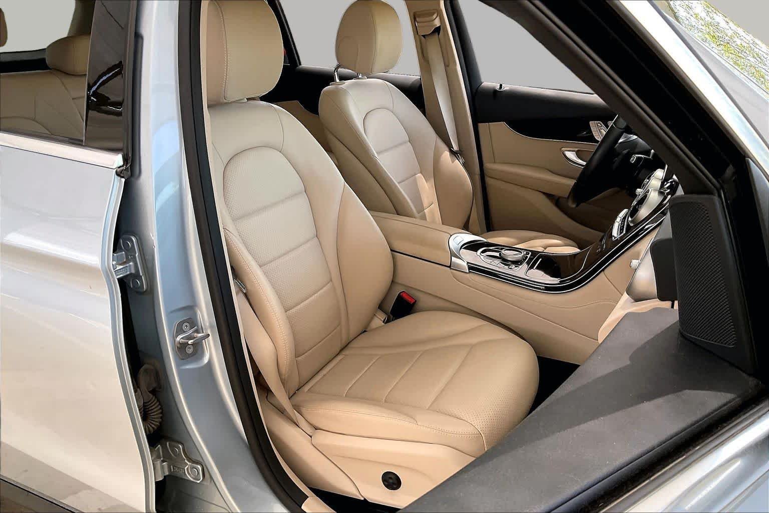Used 2017 Diamond Silver Metallic Mercedes-Benz GLC 300 image 9
