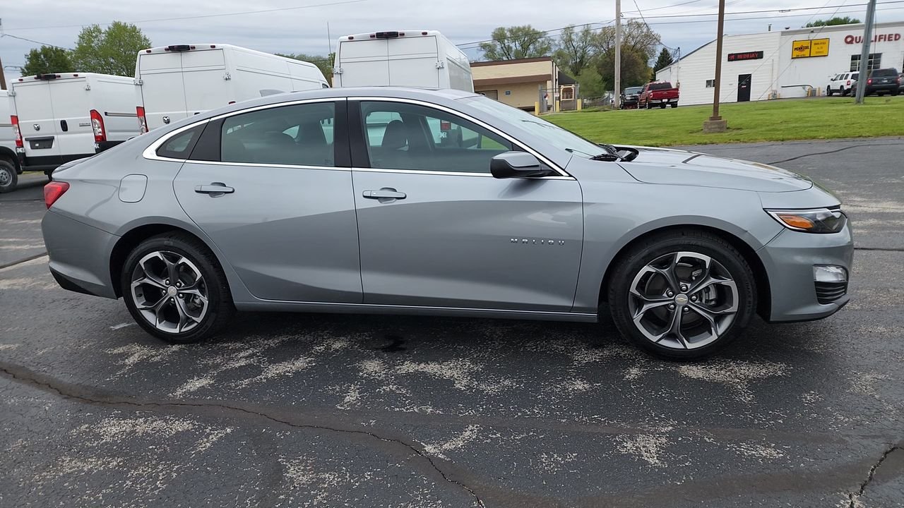 Used 2024 Gray Chevrolet LT image 9