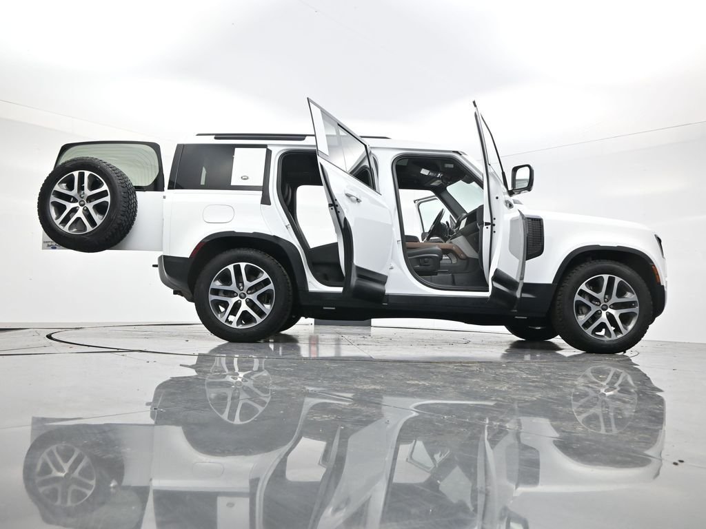 Used 2024 Fuji White Land Rover S image 55