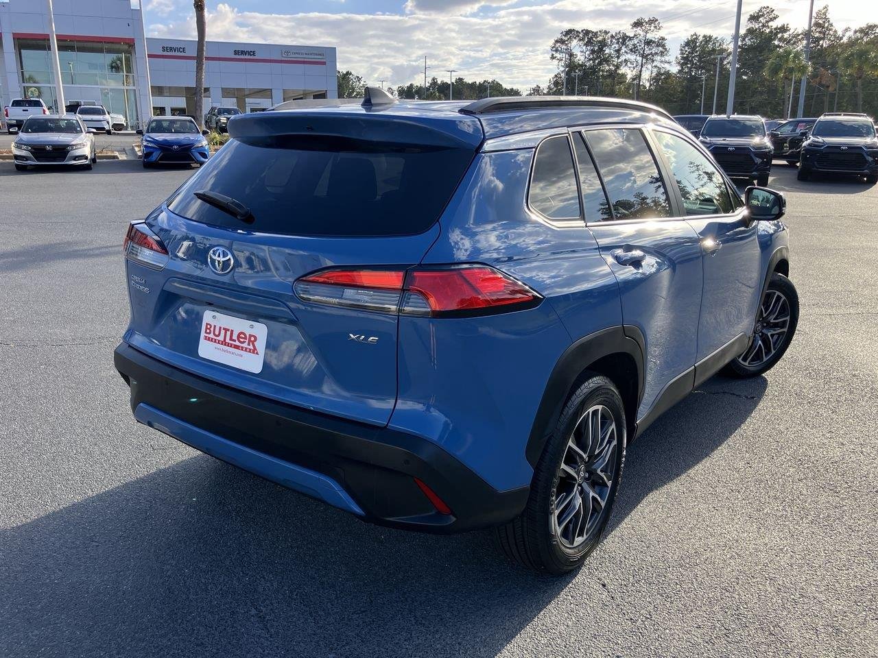 Used 2026 Blue (Cavalry Blue) Toyota XLE image 5
