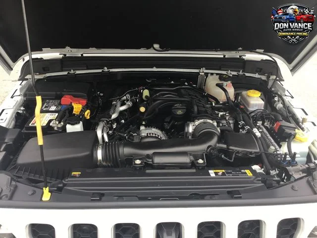 Used 2022 White Jeep Unlimited Sahara image 27