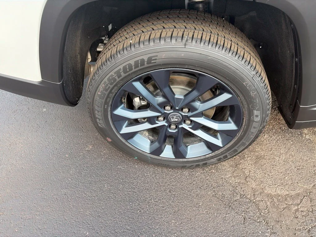 New 2026 White/off-white Jeep  image 13