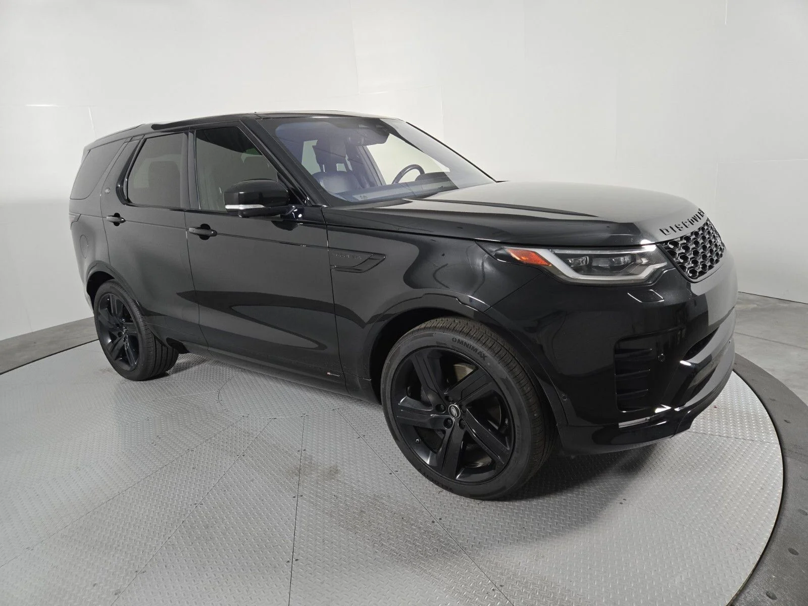 Used 2021 Santorini Black Metallic Land Rover S R-Dynamic image 16